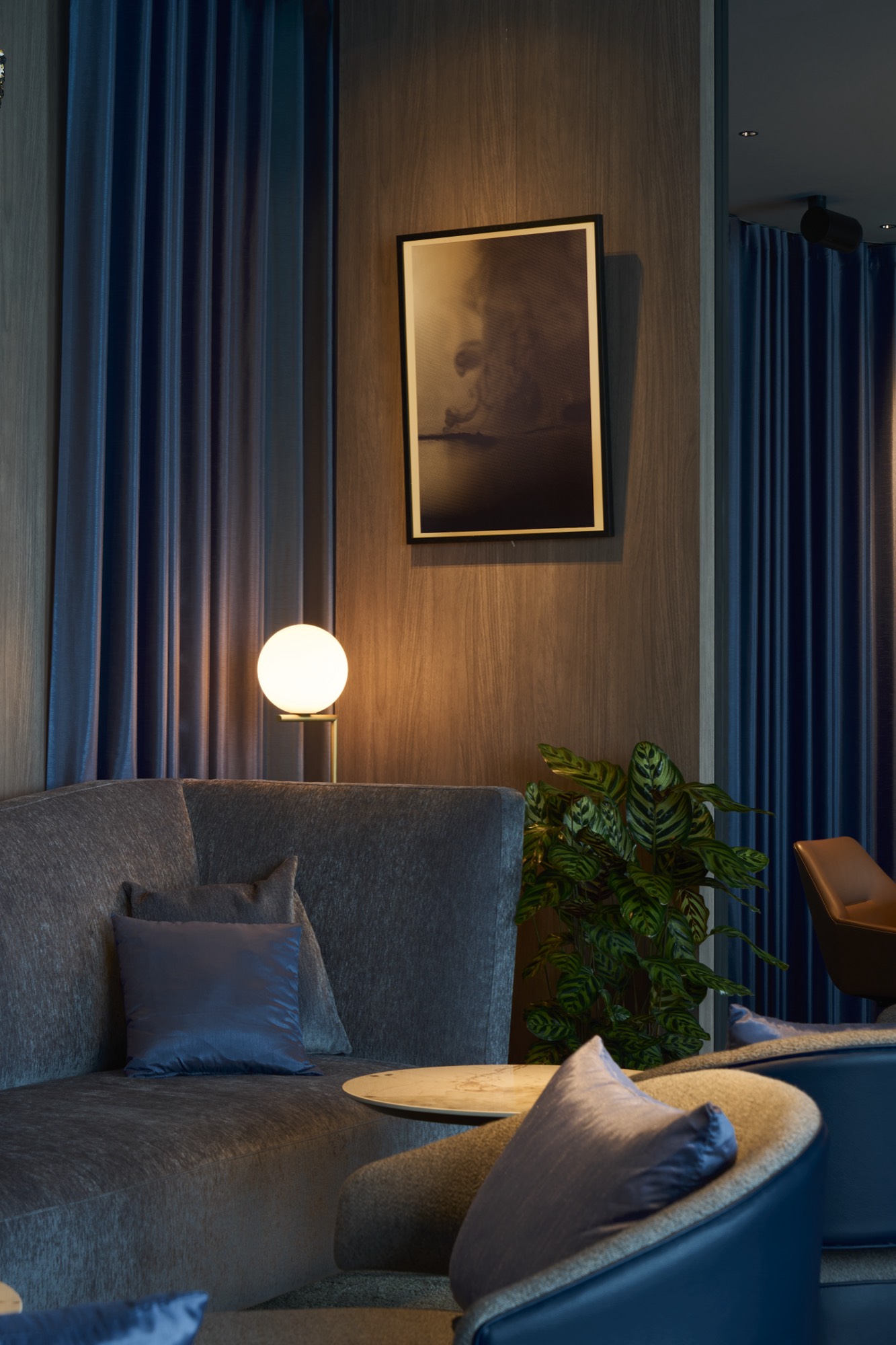 Sapphire Lounge