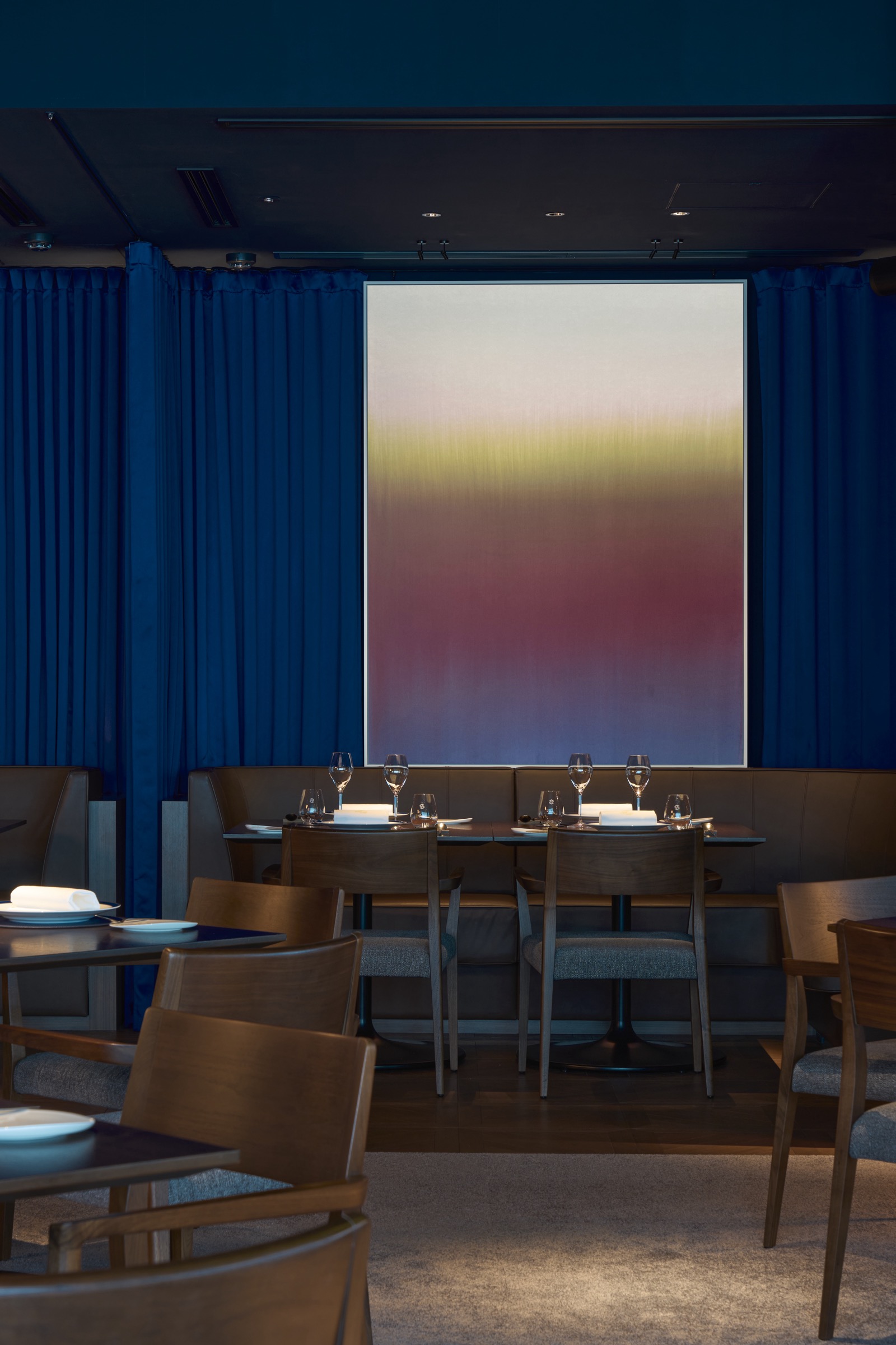 Sapphire Lounge 4
